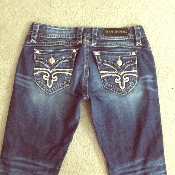 Rock Revival Denim - ✨Rock Revival Gwen easy capri sz 27 x 23 1/2 nice